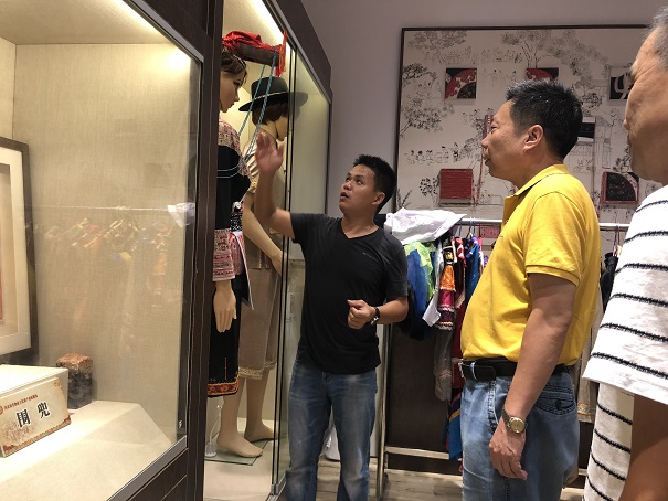 罗源县委组织部部务会议成员林训金赴松山镇开展一线考核