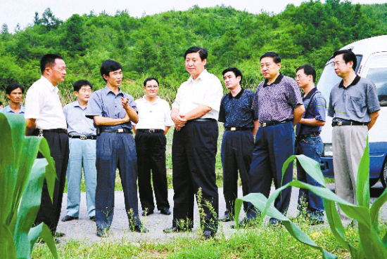 二一年九月四日，时任福建省省长习近平到尤溪县汤川乡调研。