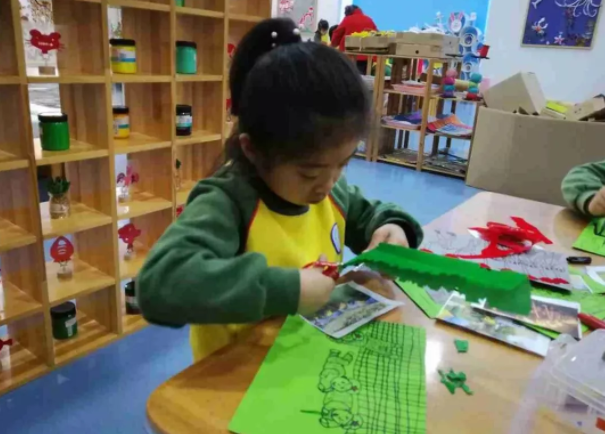 罗源县第二实验幼儿园开展“学习革命精神 传承红色基因”主题启蒙教育活动