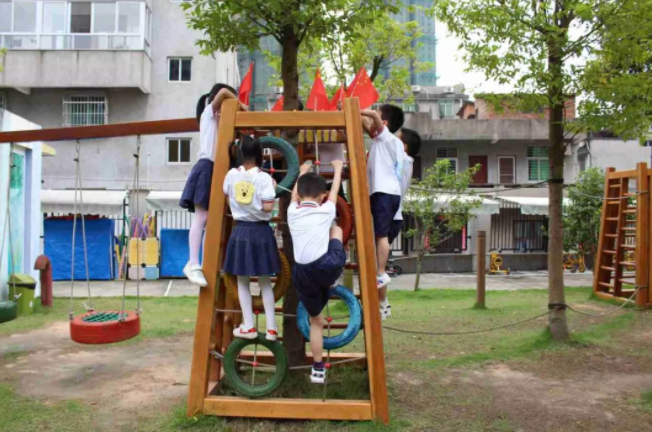 罗源县第二实验幼儿园开展“学习革命精神 传承红色基因”主题启蒙教育活动