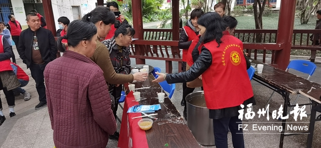 福州：处处飘粥香