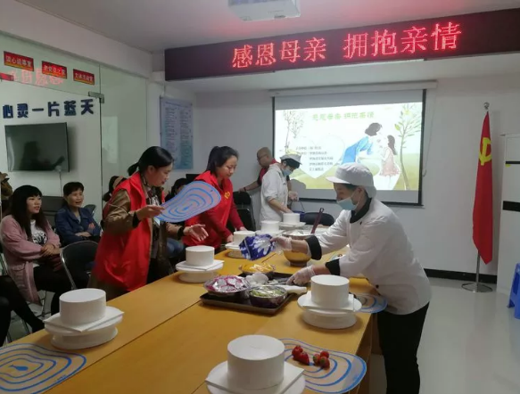 罗源县南门社区开展“感恩母亲·拥抱亲情”主题活动