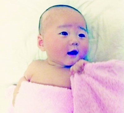 南京网友捧红“怕打针宝宝” 其实不是怕打针，是“被站立”吓着了