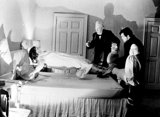 备受争议的1974年影片《驱魔人》。