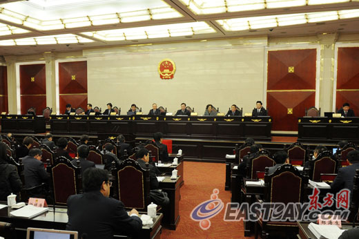 上海市十三届人大常委会第三十八次会议举行