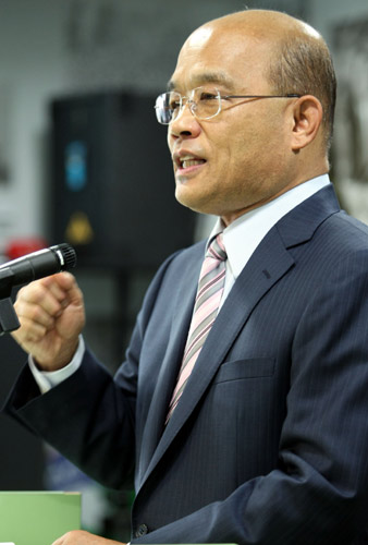 苏贞昌登记参选民进党主席。