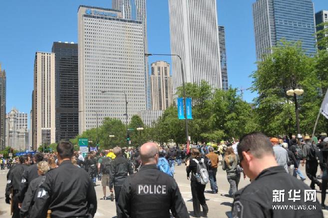 芝加哥抗议者“占领”奥巴马竞选总部(图)