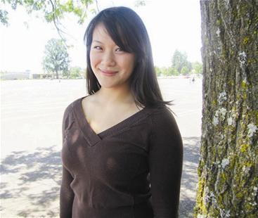 图文：华裔“功夫美女”徒手击退两恶少