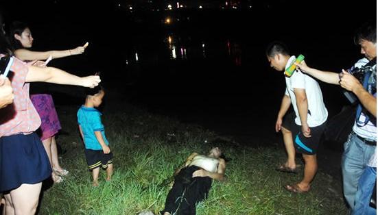 7月3日，娄底市孙水河公园河段，一名27岁的小伙子勇救一家三口却溺水身亡。