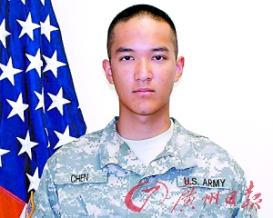 经过近一年的争取与协商，美国华裔军人陈宇晖（如图）在阿富汗疑遭虐致死案，24日在北卡州布拉格堡空军基地军事法庭正式开审。