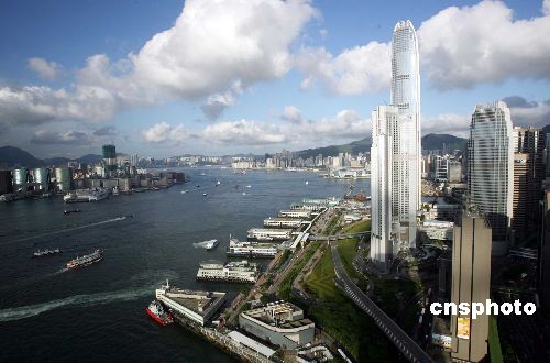 香港维港两岸一派生机勃勃的景象。资料图片