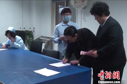 “火海救母”女孩未脱险爱心驰援力点生命之光