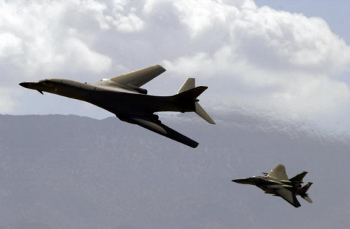 一架美国空军“B-1B”轰炸机当地时间19日在蒙大拿州东南部坠毁。