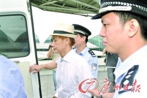“影视大鳄”邓建国赖债高消费被拘 要求别曝光