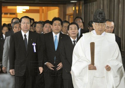 68名日本议员参拜靖国神社 无现任内阁成员参加
