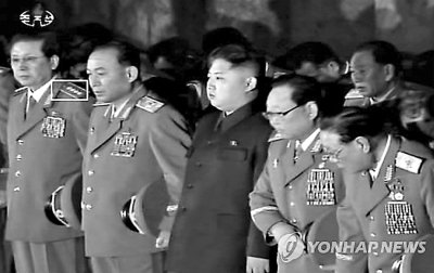 金正恩姑父张成泽首次身穿大将军服亮相 