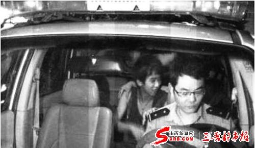 90后奔驰男打伤2岁女童碾轧路人 “我爸是市长”这话他没说（图）