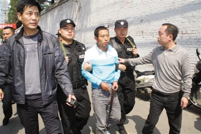 洛阳记者遇害案系抢劫杀人 疑犯称因慌乱捅13刀