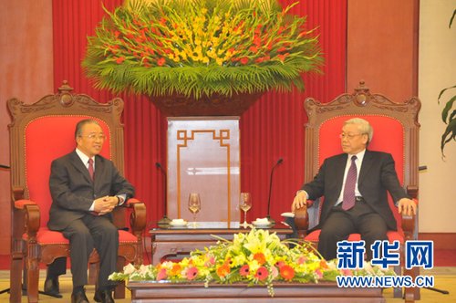 越共书记阮富仲会见戴秉国 称愿妥处南海问题