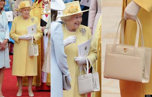 英女王迎来登基60周年 随身小包中物件曝光(图)