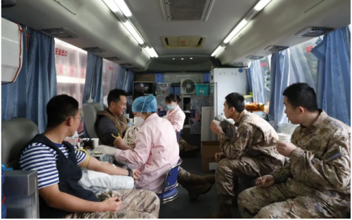 驻福州市罗源县某部队官兵积极参与无偿献血